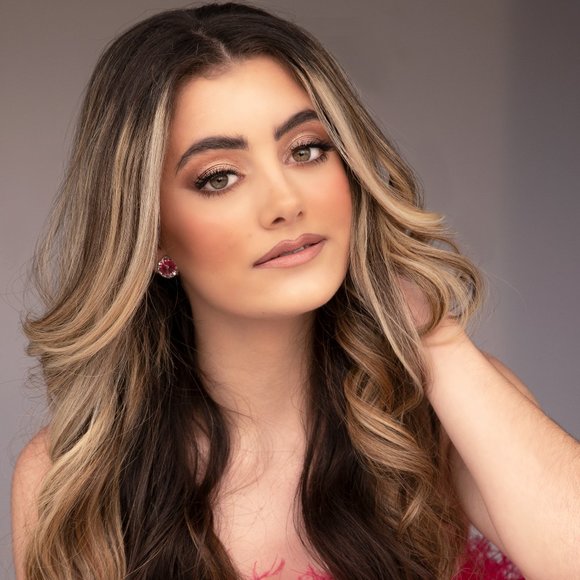 Meet your Posher, Jennifer - Picture 3 of 15